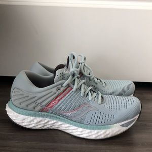 Saucony Triumph Running Shoes